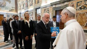 papa-leone-xiv-tifo-roma-giornalisti-udienza-napoli-scudetto-vaticano