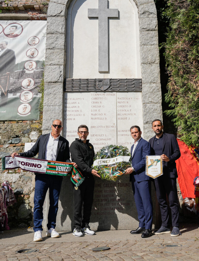 serie-a-torino-venezia-il-club-lagunare-rende-omaggio-al-grande-torino-a-superga