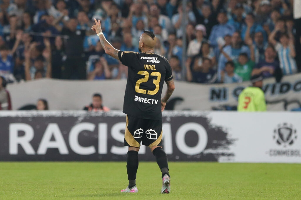 Racing Club v Colo Colo - Copa CONMEBOL Libertadores 2025