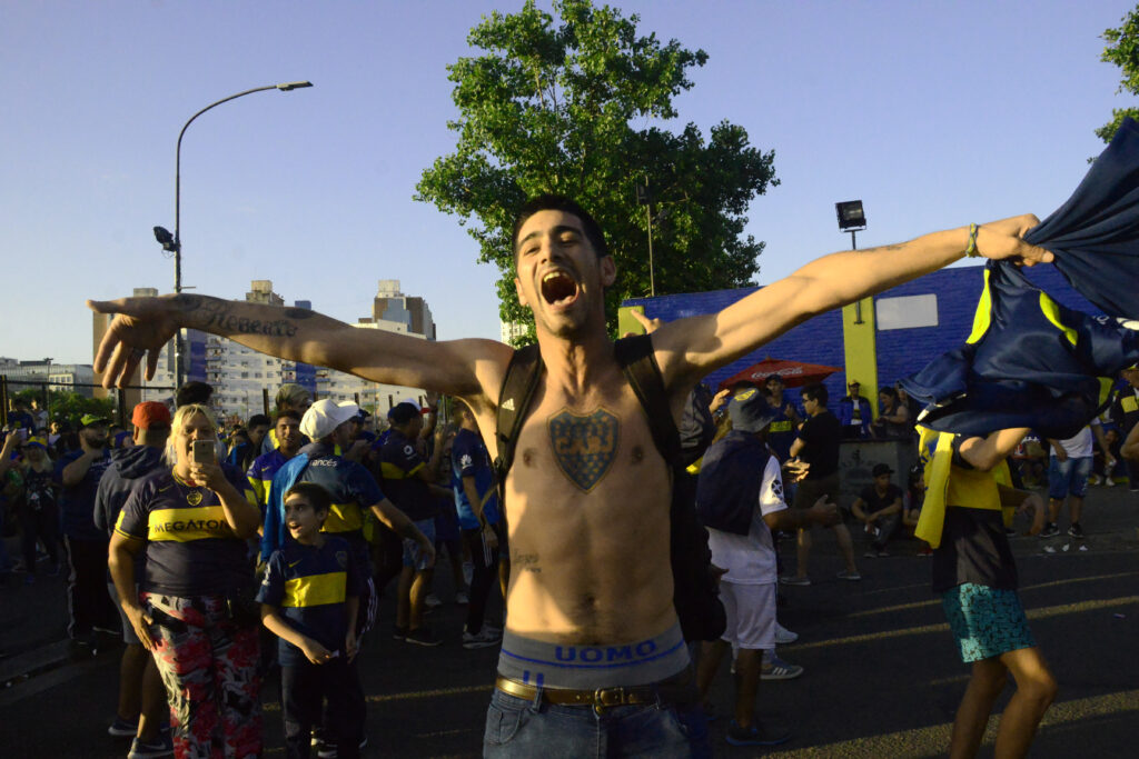 Fans Bid Farewell to Boca Juniors