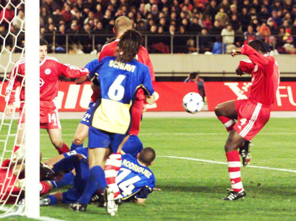FUSSBALL: FIFA WELTPOKAL FINALE 2001, FC BAYERN MUENCHEN - BOCA JUNIORS 1:0