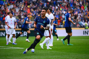 Lautaro Martinez esulta dopo il gol