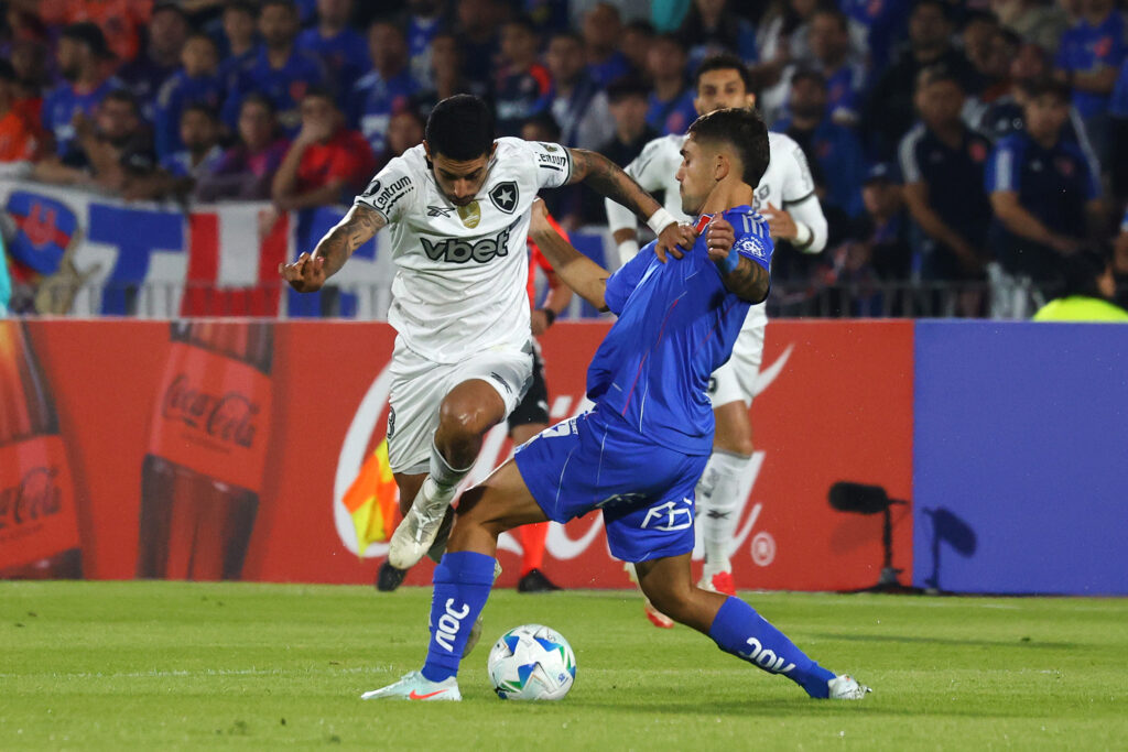 U De Chile v Botafogo - Copa CONMEBOL Libertadores 2025