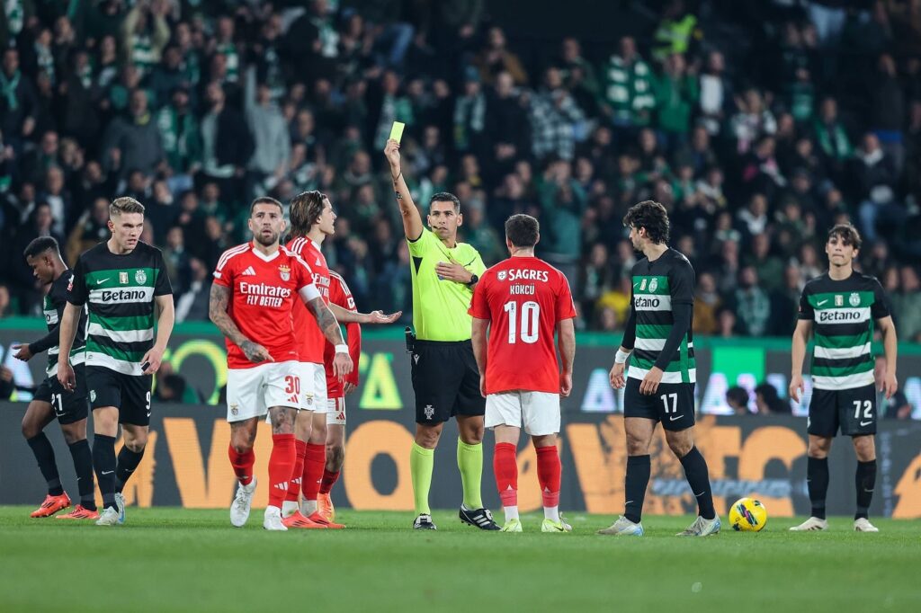 benfica-critica-arbitro-fabio-verissimo-finale-supercoppa-2025-sporting-lisbona-estadio-algarve