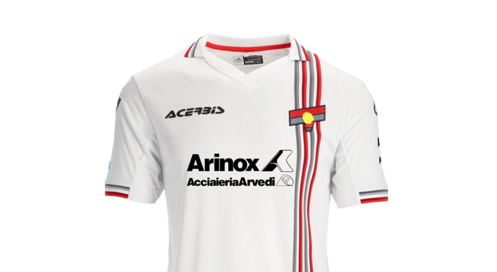 maglia-away-cremonese-2025-2026-scrigno-dei-tesori-cremona-storia-musica