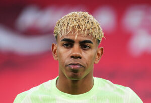 padre-lamine-yamal-difende-figlio-festa-18-anni-barcellona-spagna