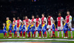 ajax-shock-sette-giocatori-messi-fuori-rosa-via-whatsapp-stagione-olanda-eredivisie