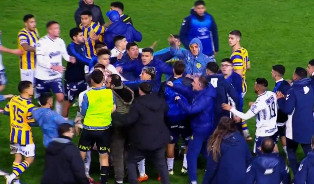 Argentina, maxi rissa in Quilmes-Atlanta