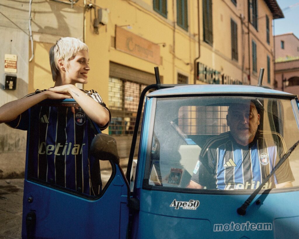 pisa-prima-maglia-home-2025-2026-oro-storia-tradizione