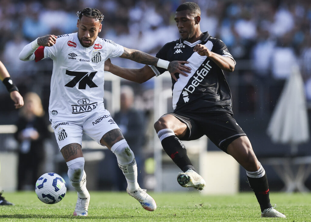 Santos v Vasco Da Gama - Brasileirao 2025