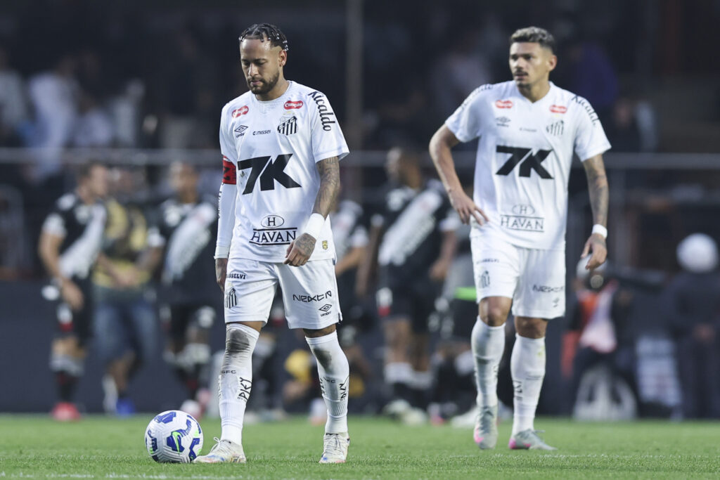 Santos v Vasco Da Gama - Brasileirao 2025