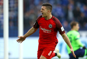 FC Schalke 04 v Eintracht Frankfurt - Bundesliga