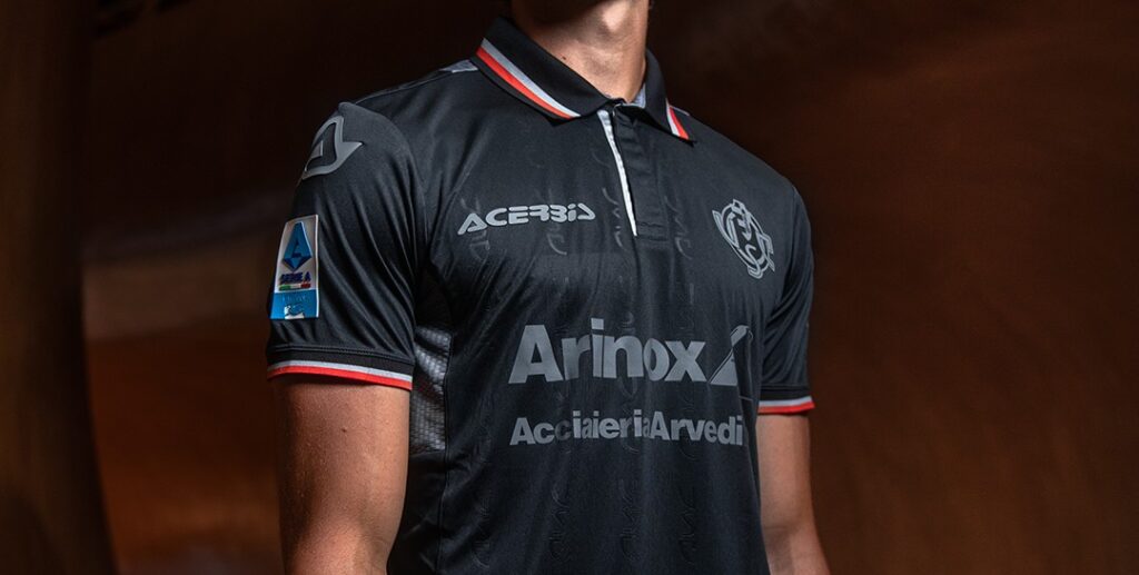 cremonese-terza-maglia-2025-2026-presentazione-third-kit-cremona-serie-a