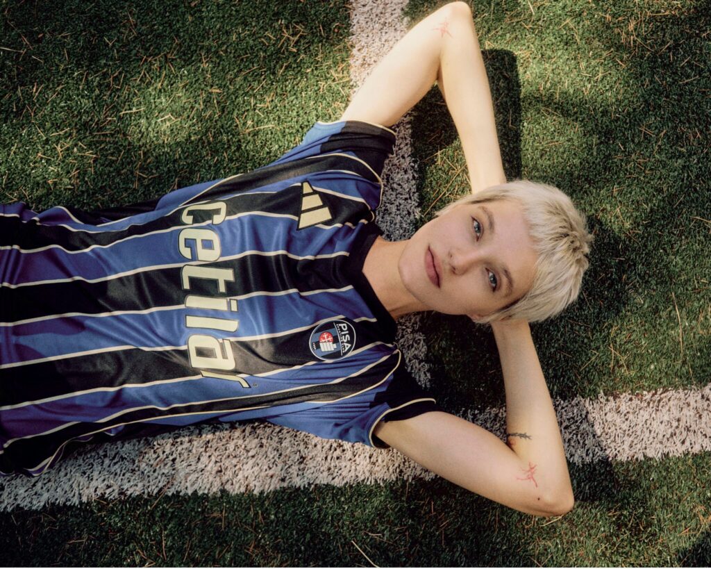 pisa-prima-maglia-home-2025-2026-oro-storia-tradizione