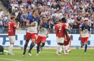 L'incredibile partita di Vuskovic: dito rotto e gol decisivo con l'Amburgo