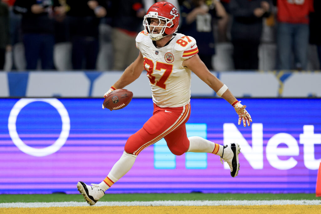 Kansas City Chiefs v Los Angeles Chargers