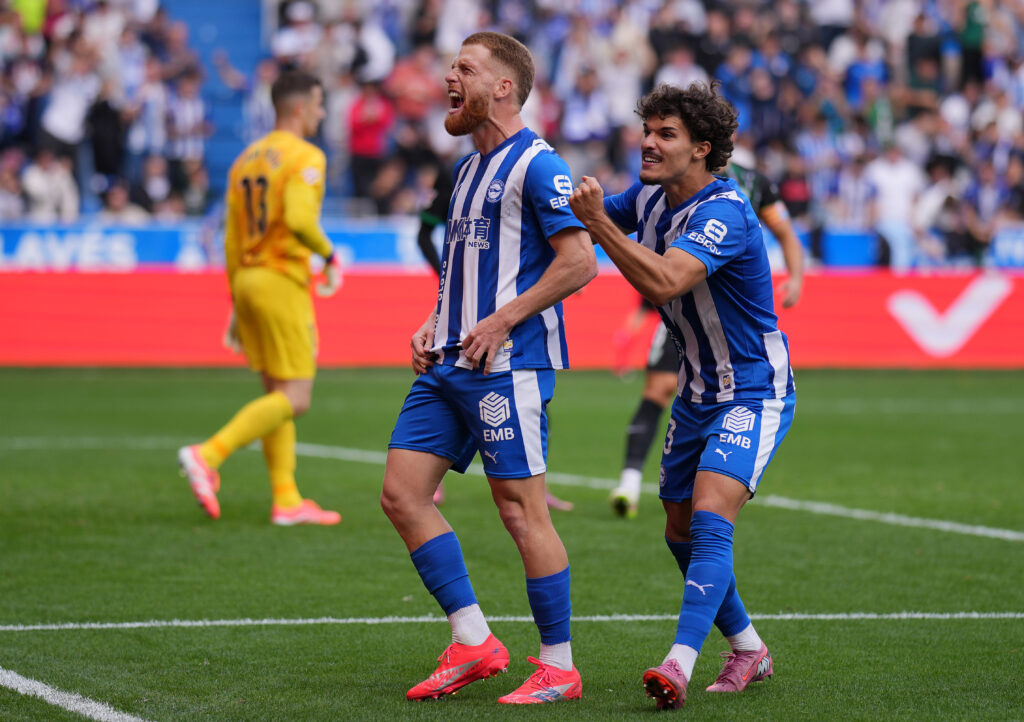 Deportivo Alaves v Elche CF - LaLiga EA Sports