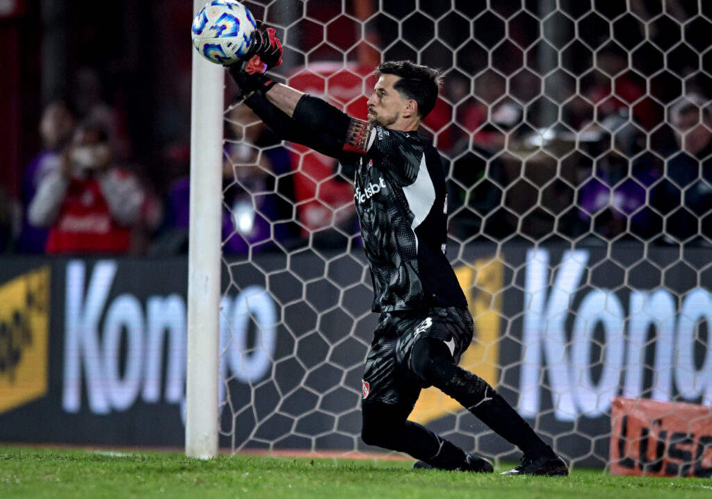 Independiente v Huracan - Torneo Apertura Betano 2025: Semifinals