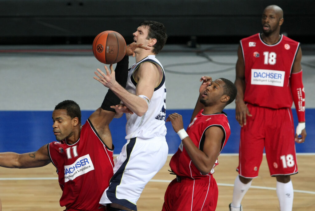Fenerbahce Ulker Istanbul v Cholet Basket - Turkish Airlines Euroleague