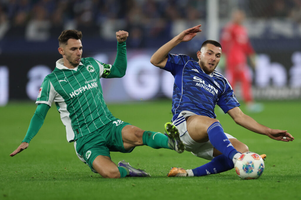FC Schalke 04 v SpVgg Greuther Fürth - 2. Bundesliga