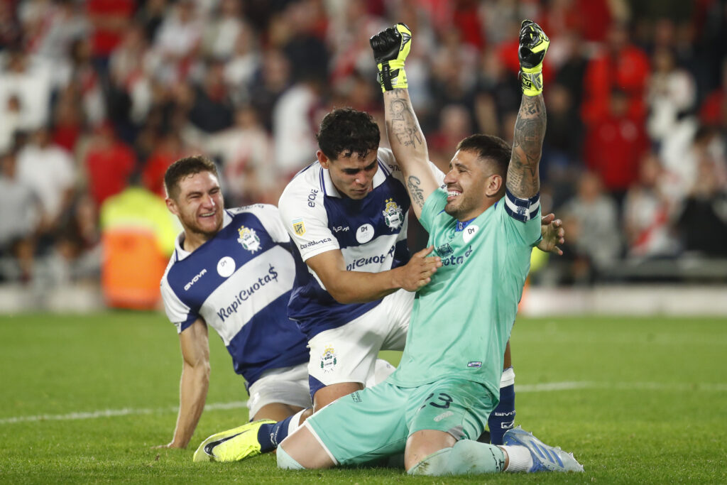 River Plate v Gimnasia LP - Torneo Clausura Betano 2025