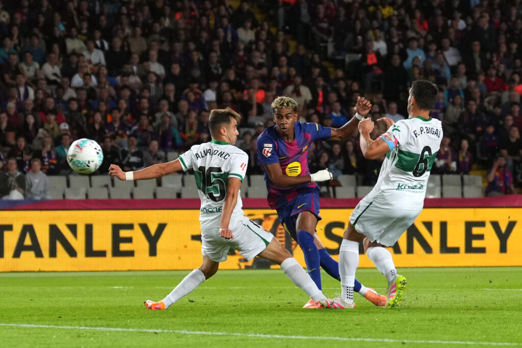 FC Barcelona v Elche CF - LaLiga EA Sports