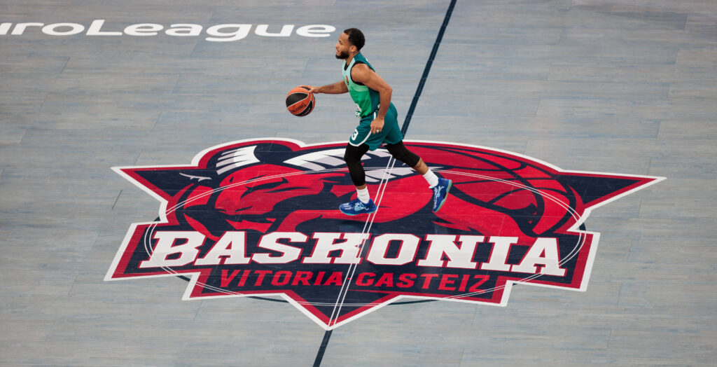 Baskonia Vitoria-Gasteiz v Anadolu Efes Istanbul - Euroleague 2025/2026