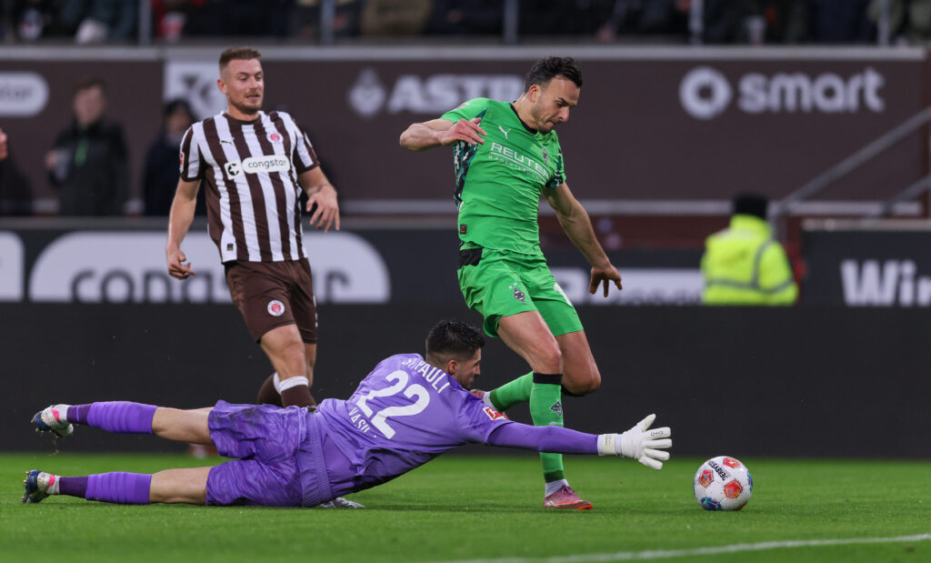 FC St. Pauli v Borussia Mönchengladbach - Bundesliga