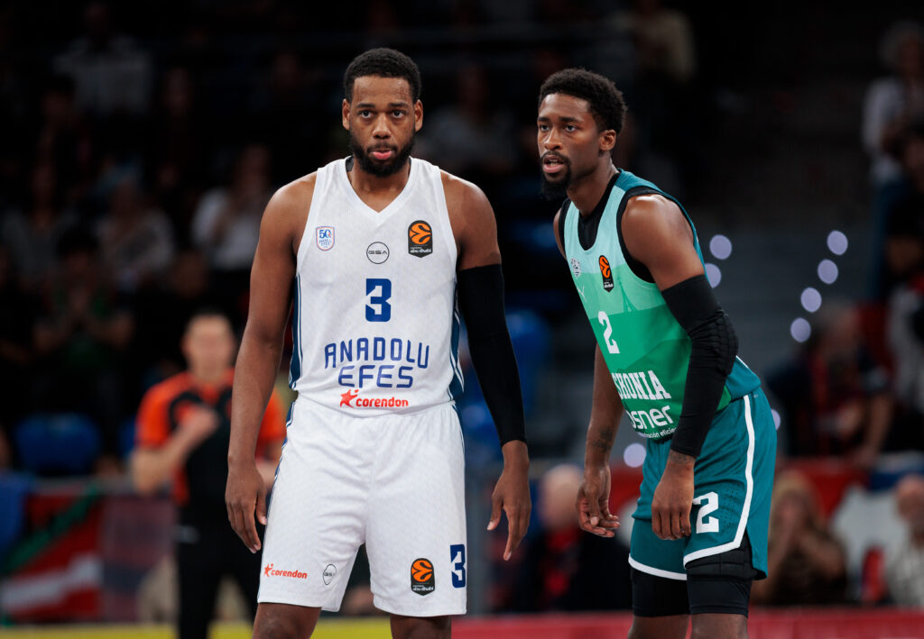 Baskonia Vitoria-Gasteiz v Anadolu Efes Istanbul - Euroleague 2025/2026