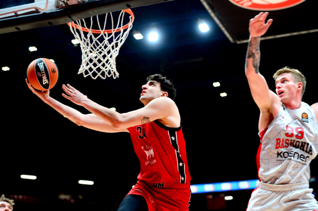 EA7 Emporio Armani Milan v Baskonia Vitoria Gasteiz - Turkish Airlines EuroLeague