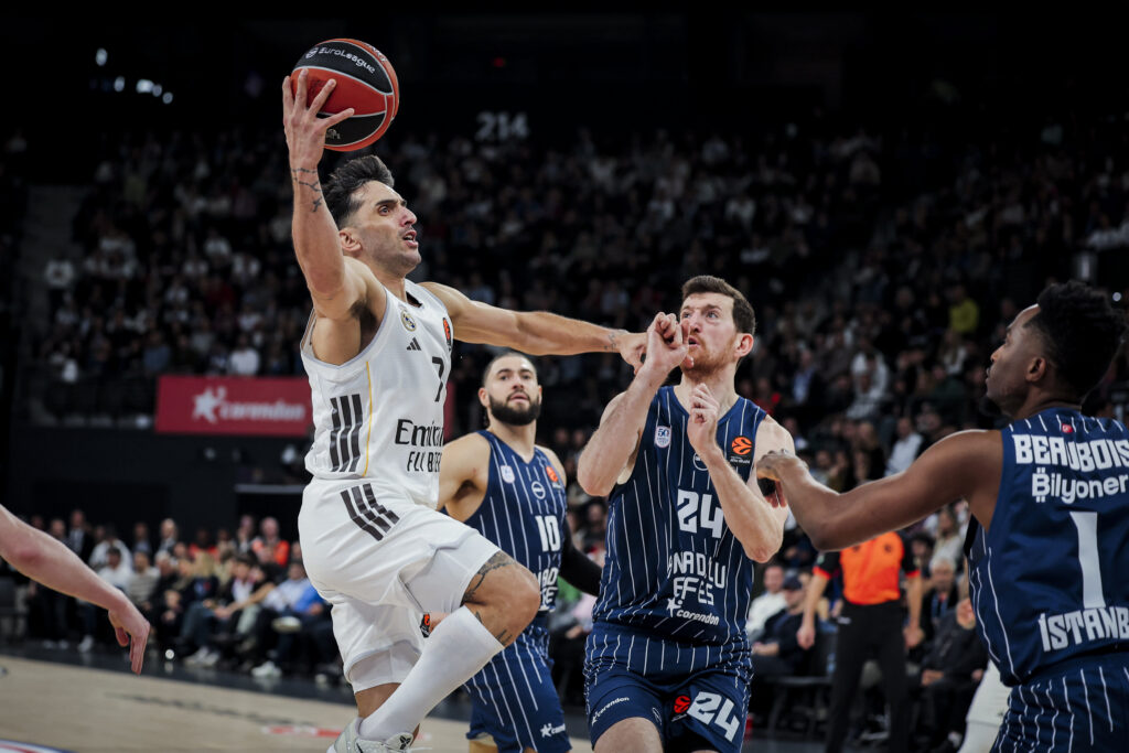 Anadolu Efes Istanbul v Real Madrid - Euroleague 2025/2026