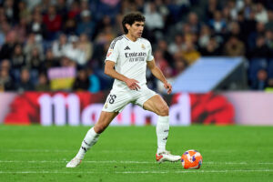 Jesus Vallejo con la maglia del Real Madrid