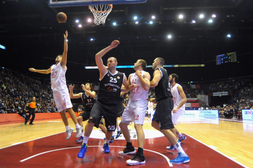 EA7 Emporio Armani Milan v Partizan mt:s Belgrade - Turkish Airlines Euroleague