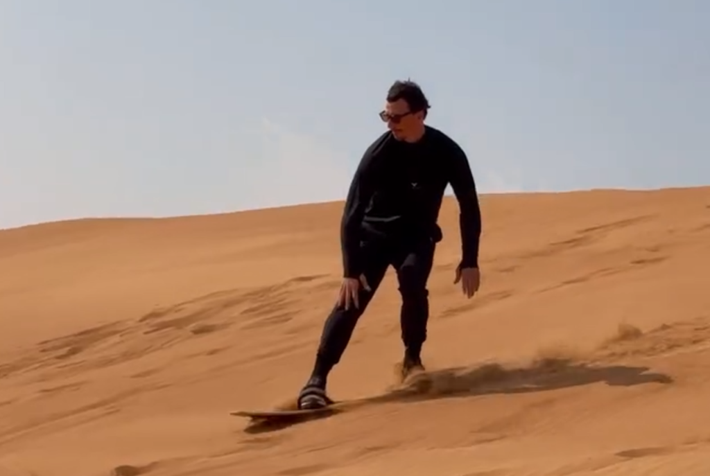 Zlatan Ibrahimovic sulle dune di sabbia