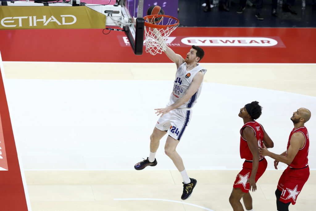 EA7 Emporio Armani Milan v Anadolu Efes Istanbul - Euroleague 2025/2026