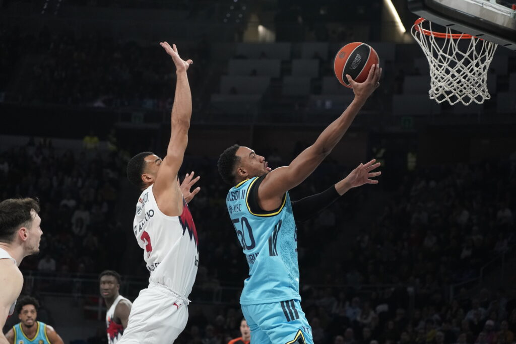 Kosner Baskonia Vitoria-Gasteiz v Fenerbahce Beko Istanbul - Euroleague 2025/2026