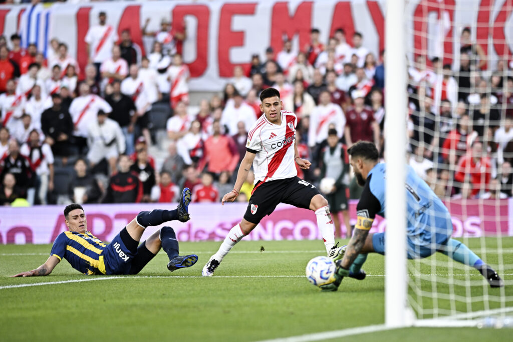 River Plate v Rosario Central - Liga Profesional 2024