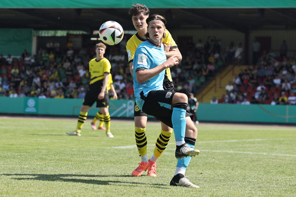 Borussia Dortmund v Bayer 04 Leverkusen - B Juniors German Championship Final