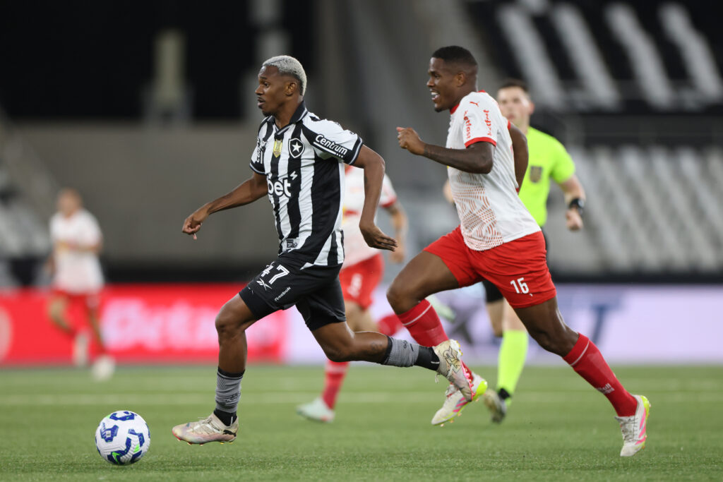 Botafogo v Bragantino - Brasileirao 2025